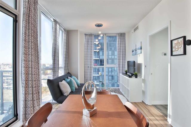 809 - 75 Eglinton Ave W, Condo with 2 bedrooms, 2 bathrooms and 1 parking in Mississauga ON | Image 2
