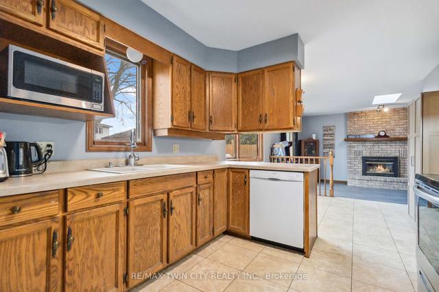 31 Winter Way, House detached with 4 bedrooms, 3 bathrooms and 4 parking in Brantford ON | Image 5