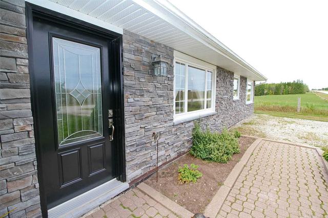 6062 Trafalgar Rd, House detached with 4 bedrooms, 3 bathrooms and 6 parking in Erin ON | Image 2