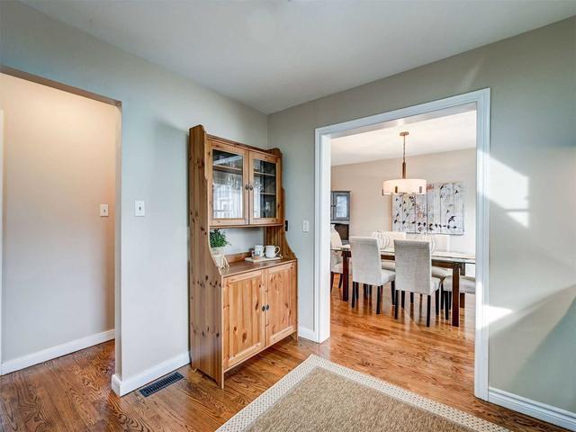 28 Bent Oak Circ, House detached with 3 bedrooms, 2 bathrooms and 2 parking in Mississauga ON | Image 10