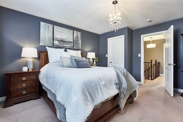 59 Cranborne Cres, House detached with 3 bedrooms, 3 bathrooms and 3 parking in Whitby ON | Image 5