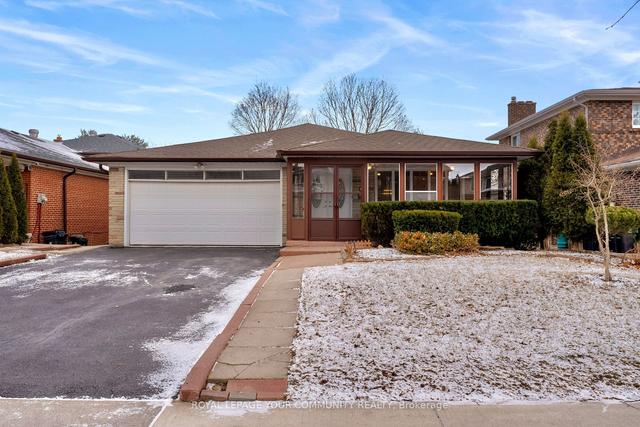 9 Laureleaf Rd S, House detached with 4 bedrooms, 3 bathrooms and 6 parking in Toronto ON | Image 1