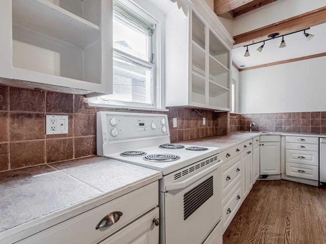 68 Robert St, House detached with 2 bedrooms, 1 bathrooms and 3 parking in Toronto ON | Image 11