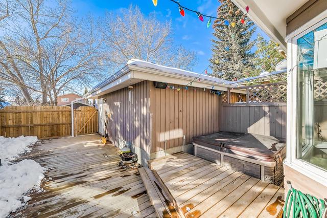 74 Hawkwood Road Nw, House detached with 3 bedrooms, 2 bathrooms and 1 parking in Calgary AB | Image 28