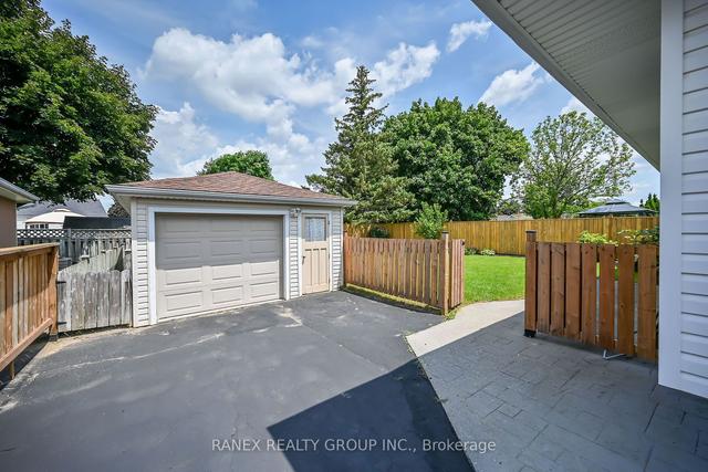 14 Pembroke Ave, House detached with 3 bedrooms, 2 bathrooms and 4 parking in Brantford ON | Image 28