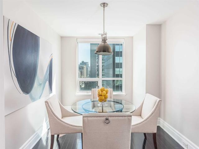 1202 - 155 St Clair Ave W, Condo with 2 bedrooms, 2 bathrooms and 2 parking in Toronto ON | Image 6