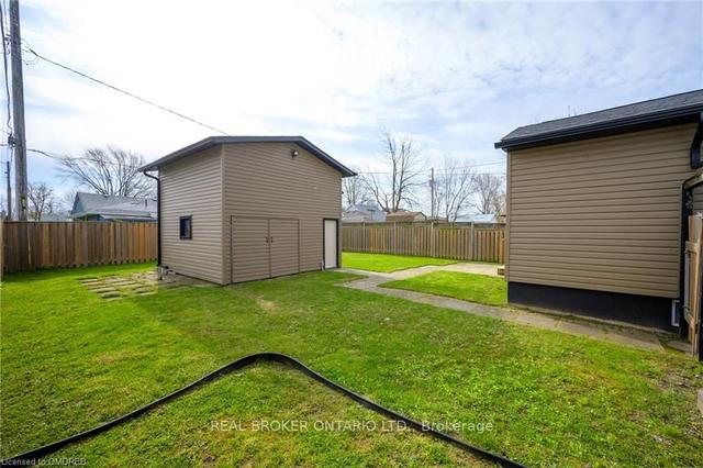 51 Bishop Rd, House detached with 2 bedrooms, 2 bathrooms and 5 parking in Welland ON | Image 25