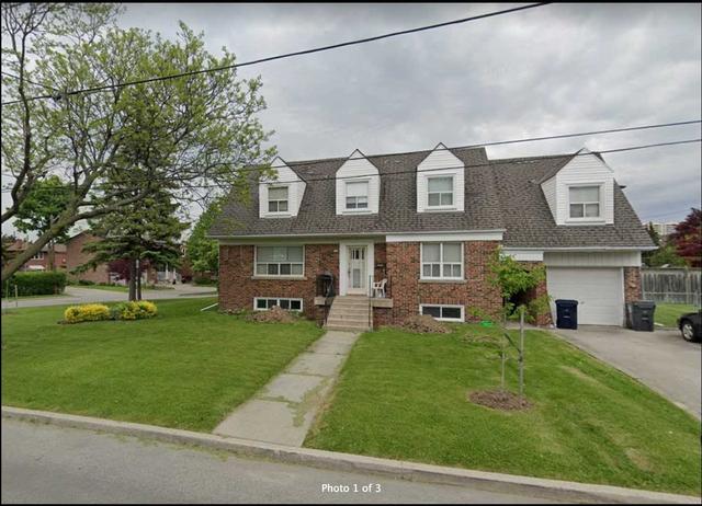 upper - 205 Locksley Ave, House detached with 3 bedrooms, 2 bathrooms and 2 parking in Toronto ON | Card Image