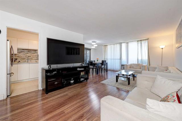 1911 - 5 Massey Sq, Condo with 2 bedrooms, 1 bathrooms and 0 parking in Toronto ON | Image 9