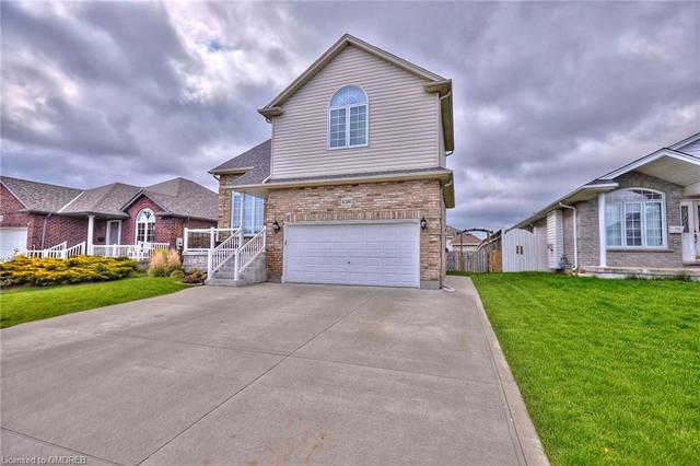 8360 Mullen Court, House detached with 4 bedrooms, 1 bathrooms and 6 parking in Niagara Falls ON | Image 4