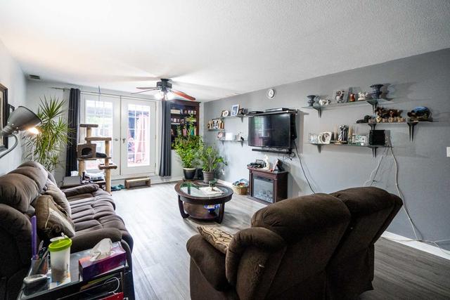 24-26 Bruce St, House detached with 5 bedrooms, 3 bathrooms and 13 parking in Brantford ON | Image 15