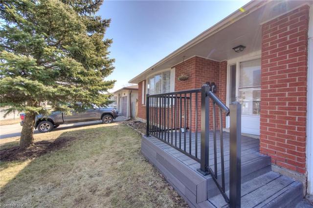 77 Elm Ridge Drive, House detached with 5 bedrooms, 2 bathrooms and 3 parking in Kitchener ON | Image 3