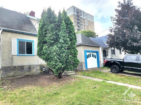 90 Prince Albert Street, House detached with 3 bedrooms, 1 bathrooms and 2 parking in Ottawa ON | Card Image
