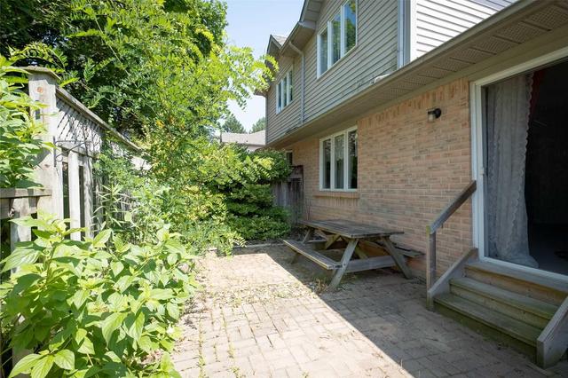 4 - 320 Hamilton Dr, Townhouse with 3 bedrooms, 2 bathrooms and 1 parking in Hamilton ON | Image 18