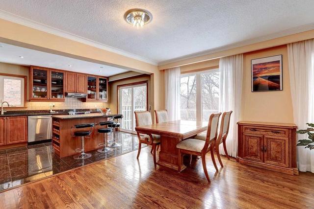 81 Decarie Circ, House detached with 3 bedrooms, 3 bathrooms and 6 parking in Toronto ON | Image 39