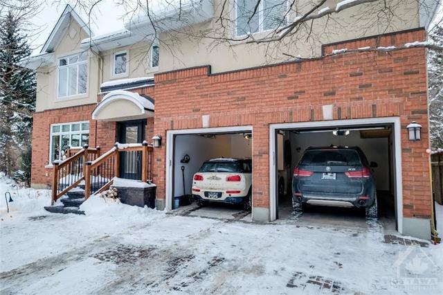 704 Brierwood Avenue, House detached with 4 bedrooms, 4 bathrooms and 6 parking in Ottawa ON | Image 2