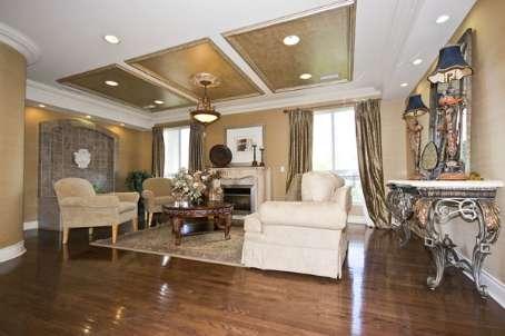 217 - 1 Maison Parc Crt, Condo with 2 bedrooms, 2 bathrooms and 1 parking in Vaughan ON | Image 2