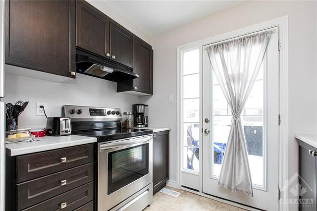 719 Juneberry Lane, Townhouse with 2 bedrooms, 2 bathrooms and 3 parking in Ottawa ON | Image 17