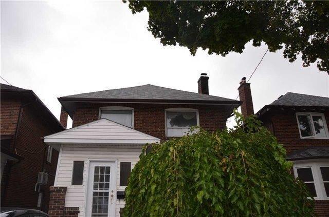 Upper - 2518 Lake Shore Blvd W, House detached with 3 bedrooms, 1 bathrooms and null parking in Toronto ON | Image 1