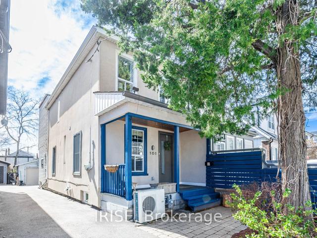 161 Gowan Ave, House semidetached with 3 bedrooms, 3 bathrooms and 2 parking in Toronto ON | Image 23