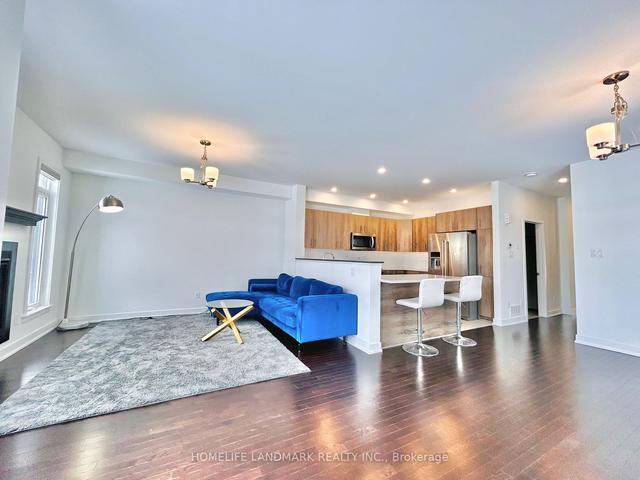 330 Ibanez Walk, House attached with 3 bedrooms, 4 bathrooms and 3 parking in Ottawa ON | Image 4