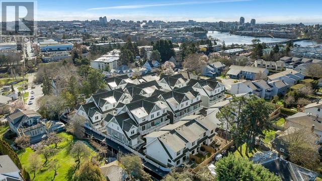 4 - 3086 Washington Ave, House attached with 4 bedrooms, 3 bathrooms and 2 parking in Victoria BC | Image 38