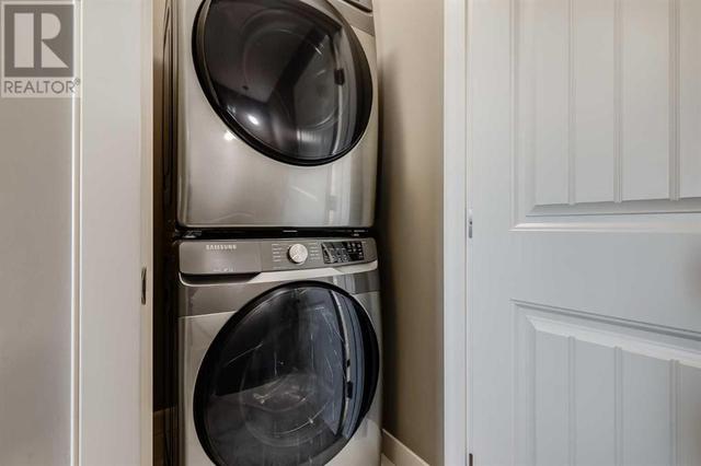 Complete with laundry on the upper level | Image 19