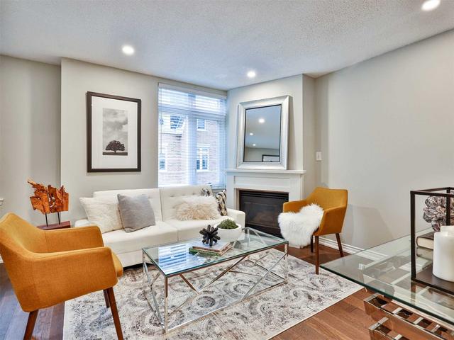 17 - 100 Redpath Ave, Townhouse with 2 bedrooms, 2 bathrooms and 1 parking in Toronto ON | Image 3
