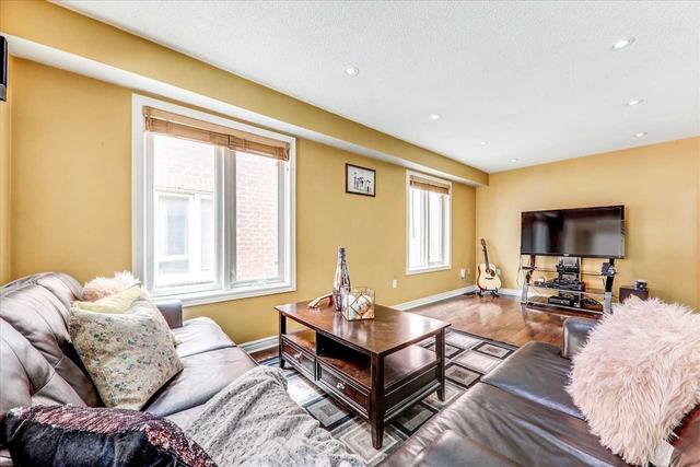 122 Guinevere Rd, House semidetached with 3 bedrooms, 4 bathrooms and 3 parking in Markham ON | Image 31
