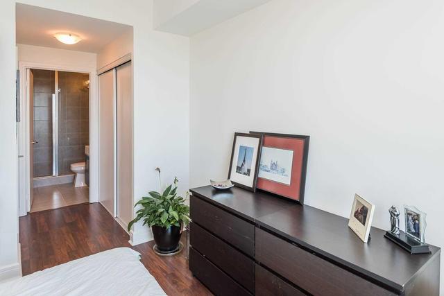 Lph16 - 35 Brian Peck Cres, Condo with 2 bedrooms, 2 bathrooms and 1 parking in Toronto ON | Image 13