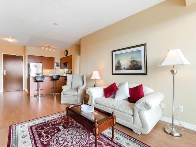 1405 - 1403 Royal York Rd, Condo with 2 bedrooms, 2 bathrooms and 1 parking in Toronto ON | Image 28