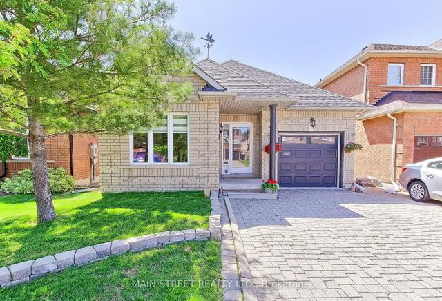 126 Woodbury Cres, Newmarket, ON, L3X2T2 | Card Image