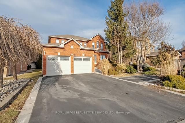 2237 Proudfoot Tr, House detached with 4 bedrooms, 4 bathrooms and 7 parking in Oakville ON | Image 1