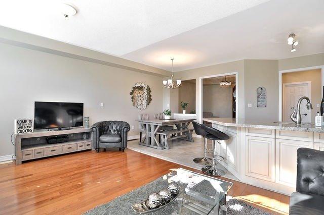 1152 Woodington Lane, House attached with 3 bedrooms, 3 bathrooms and 2 parking in Oakville ON | Image 6