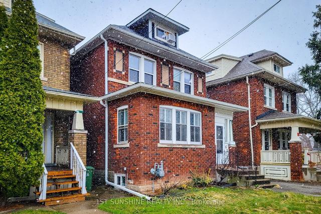 63 Paisley Ave S, House detached with 5 bedrooms, 4 bathrooms and 2 parking in Hamilton ON | Image 23