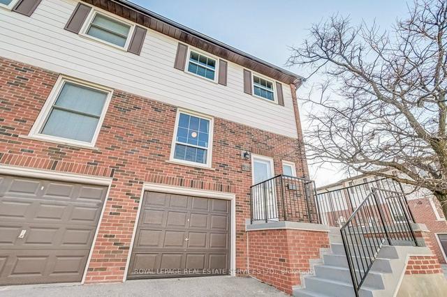 26 - 2445 Homelands Dr, Townhouse with 3 bedrooms, 2 bathrooms and 2 parking in Mississauga ON | Image 12