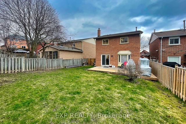 1025 Benton Cres, House detached with 3 bedrooms, 4 bathrooms and 5 parking in Pickering ON | Image 24