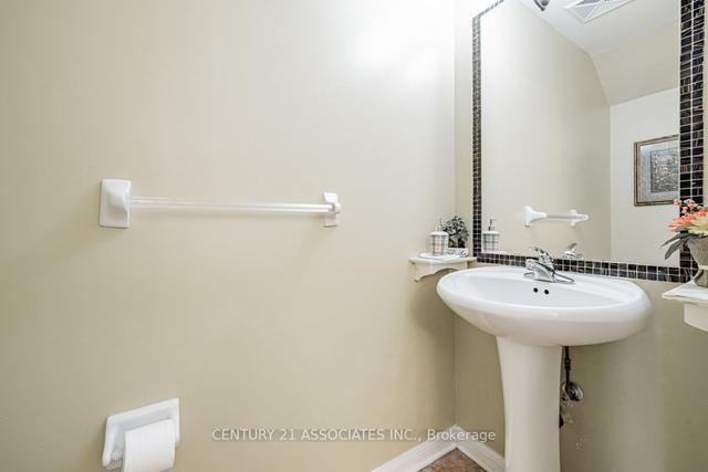 13 - 3029 Finch Ave W, Townhouse with 3 bedrooms, 4 bathrooms and 2 parking in Toronto ON | Image 3
