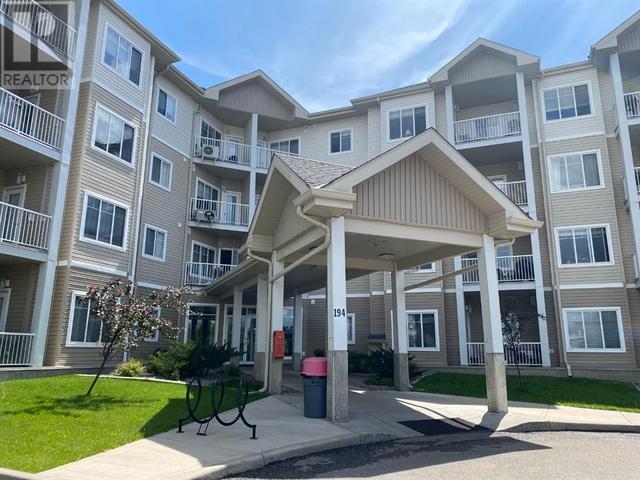 404, - 194 Sunrise Circle Sw, Condo with 2 bedrooms, 2 bathrooms and 1 parking in Medicine Hat AB | Card Image