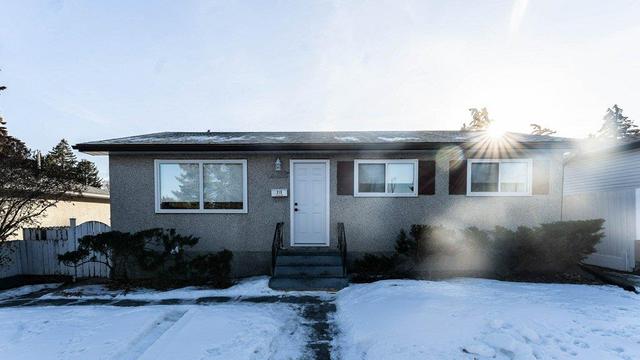 215 Tache Avenue Nw, House detached with 5 bedrooms, 2 bathrooms and 4 parking in Calgary AB | Image 27