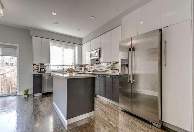37 Mcbride Lane, Townhouse with 3 bedrooms, 3 bathrooms and 2 parking in Toronto ON | Image 5