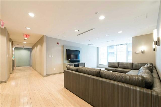 1004 - 126 Simcoe St, Condo with 2 bedrooms, 2 bathrooms and 1 parking in Toronto ON | Image 10