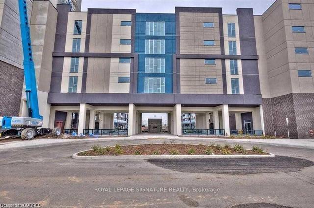 207-16 Concord Pl, Grimsby, ON, L3M0G6 | Card Image