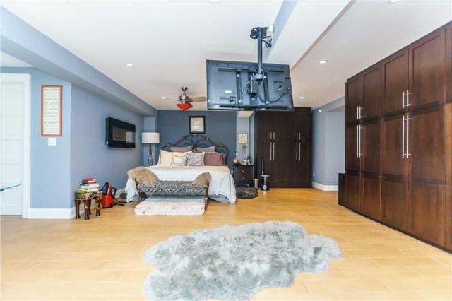 23 Abbs St, House detached with 3 bedrooms, 4 bathrooms and 2 parking in Toronto ON | Image 8