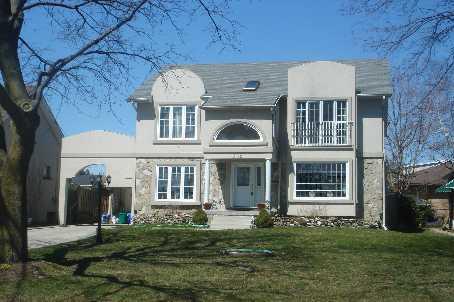352 Lake Promenade, House detached with 3 bedrooms, 4 bathrooms and 8 parking in Toronto ON | Image 1