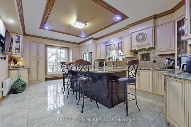 60 Rosemount Dr, House detached with 5 bedrooms, 7 bathrooms and 4 parking in Toronto ON | Image 3