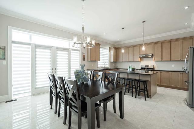 54 Balloon Cres, House detached with 5 bedrooms, 5 bathrooms and 7 parking in Brampton ON | Image 7