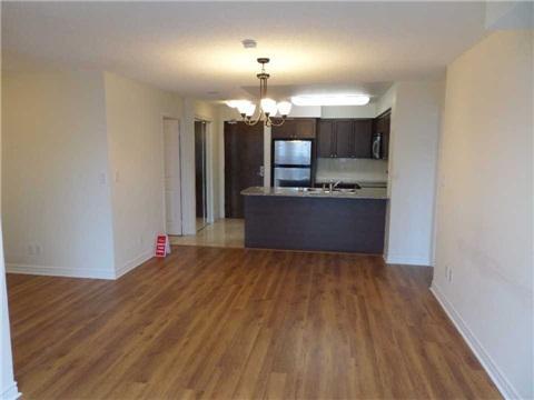 522 - 35 Hollywood Ave, Condo with 2 bedrooms, 2 bathrooms and 1 parking in Toronto ON | Image 2