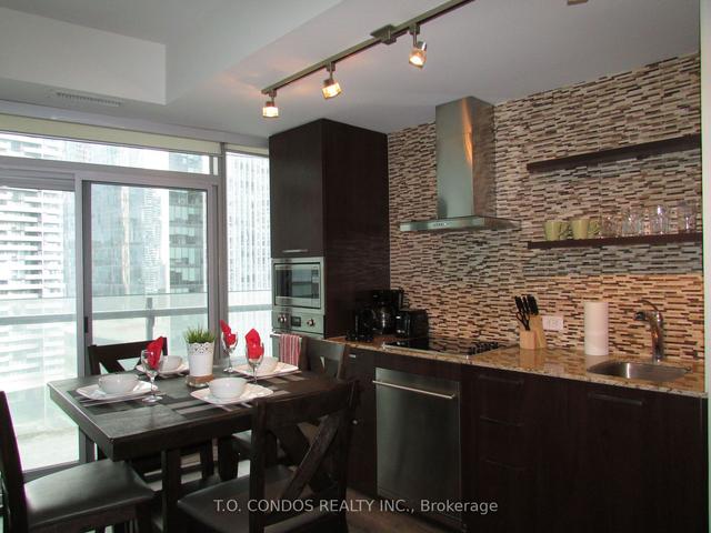 1901 - 12 York St, Condo with 1 bedrooms, 1 bathrooms and 0 parking in Toronto ON | Image 18