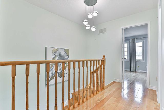 74 Truro Cres, House detached with 3 bedrooms, 4 bathrooms and 3 parking in Toronto ON | Image 5